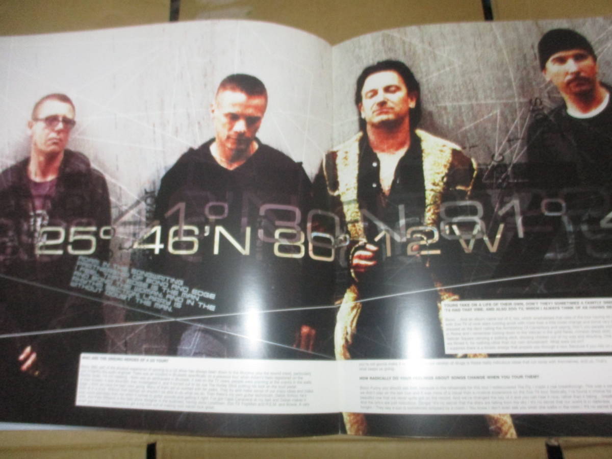 【付録のステッカー付】ツアー・パンフレット U2 Elevation Tour 2001 WORLD TOUR エレヴェイション ボノ ジ・エッジの画像8