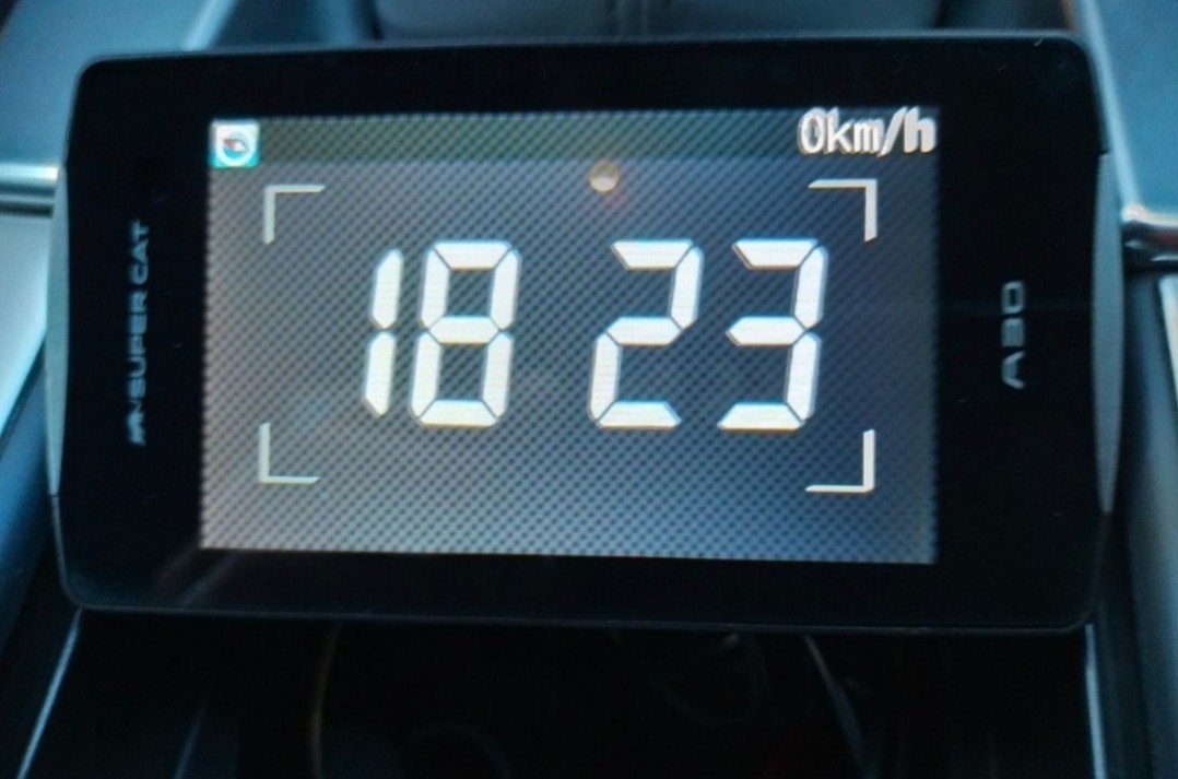 ユピテル A30 yupiteru レーダー GPSレーダー探知機 スピードメーター メーター 時計 カレンダー obd2 GPS 送料無料 画面小キズあり_画像5