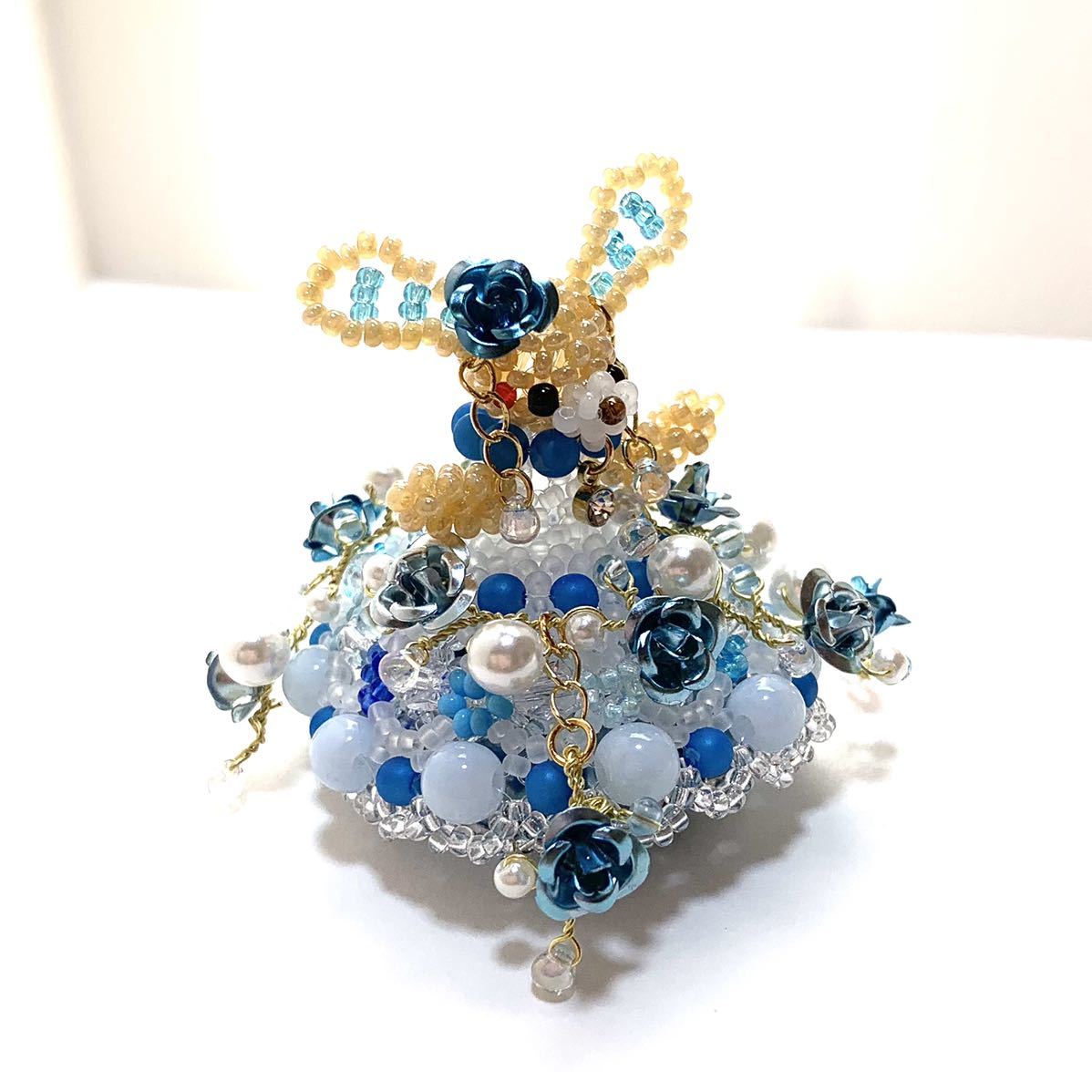 薔薇姫　うさぎちゃん　ブルー　ビーズドール　ビーズ細工　handmade beaded dollハンドメイド　rabbit dress bead _画像3