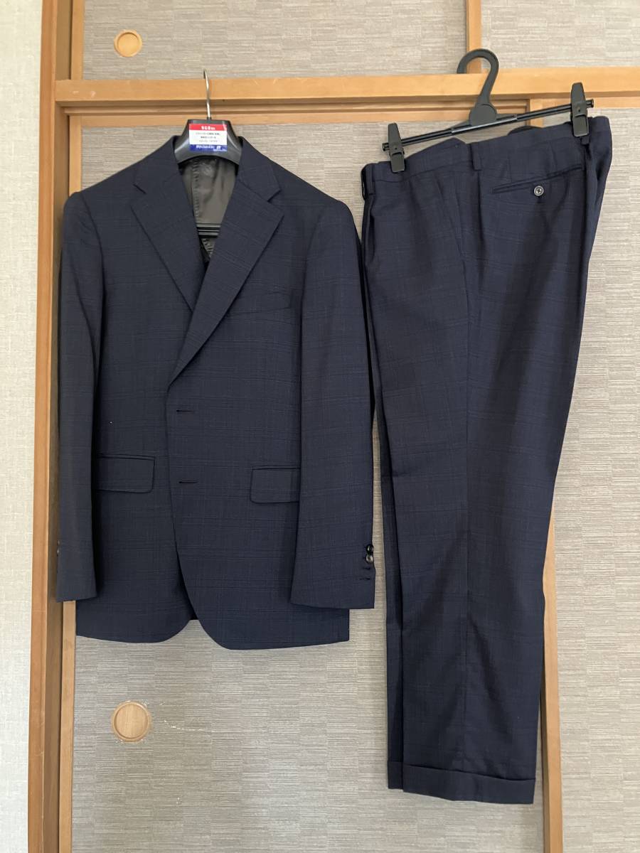 超美品　Ermenegildo Zegna style liberoゼニア　スーツ　AB8 背抜き／本切羽　ネイビーチェック二つボタンスーツ　春夏