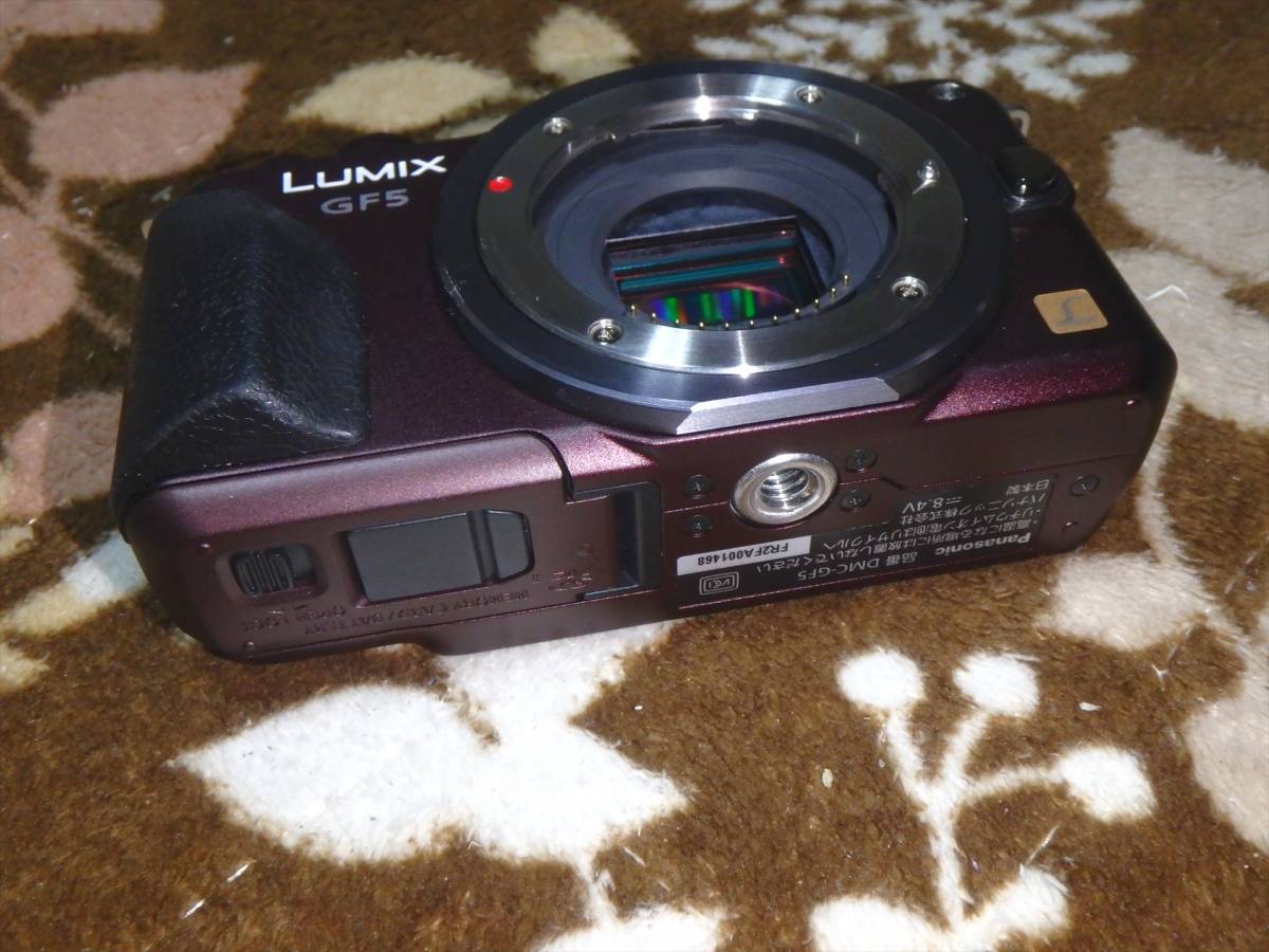 送料無料 ミラーレス一眼 PANASONIC DMC-GF5 ボディ　ジャンク_画像3