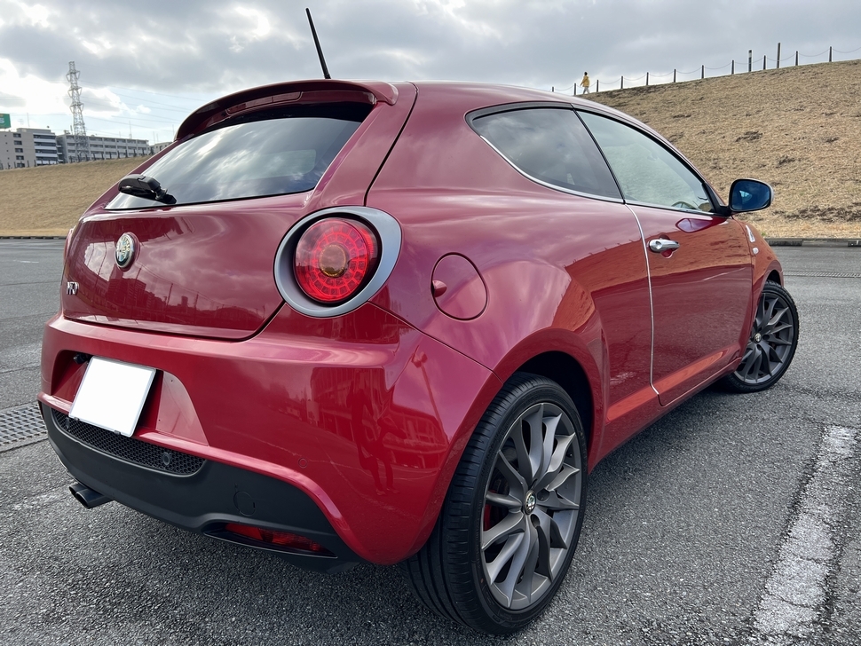 売切AlfaRomeo!! アルファロメオ MiToミト クアドリフォリオヴェルデ 3ペダル6速MT!! 検長R7年1/14迄 carrozzeriaナビ地デジバックカメラ!!の画像2