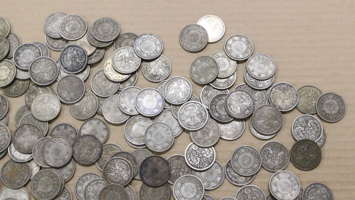 【文明館】50銭銀貨 大量まとめて(約3.4kg) 時代物 日本 古銭 貨幣 カ22_画像8