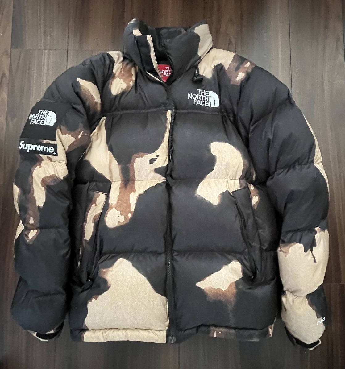 美品21AW Supreme×NORTH FACE Bleached Denim Print Nuptse Jacket Blackシュプリーム ザ ノース フェイス ヌプシ ジャケット ダウン