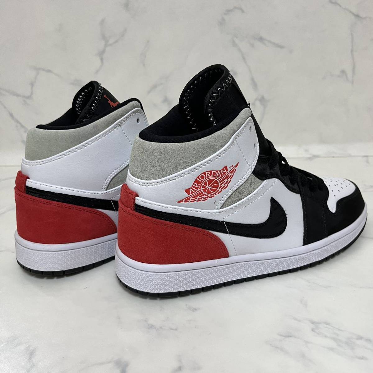 送料無料 【新品】25 5cm Nike Air Jordan 1 Mid SE Black/Red 送料無料 【新品】25 5cm Nike Air Jordan 1 Mid SE Black/Red