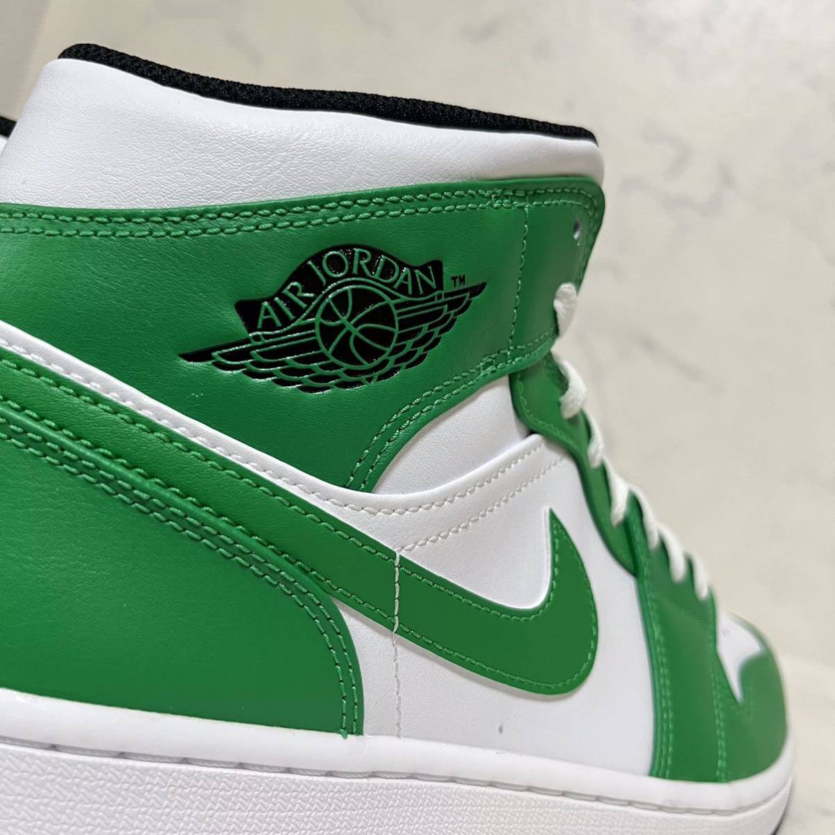 ★送料無料★【新品未試着】28cm Nike Air Jordan 1 Mid Lucky Greenナイキ エアジョーダン1 ミッド ラッキーグリーン ホワイト 白 緑_画像6