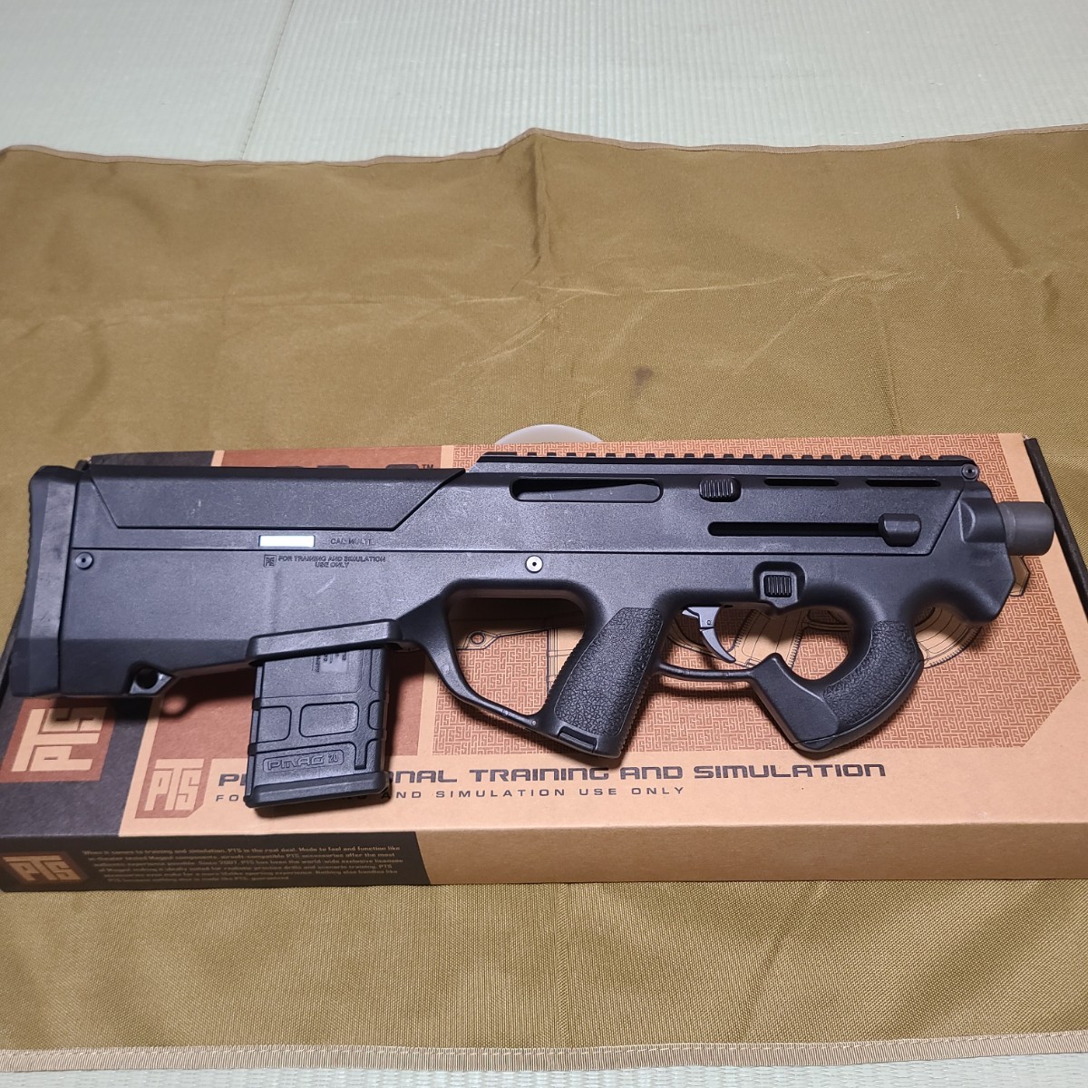 〈美品中古〉MAGPUL PDR-C 電動ガン 箱 取説 オマケ付きの画像2