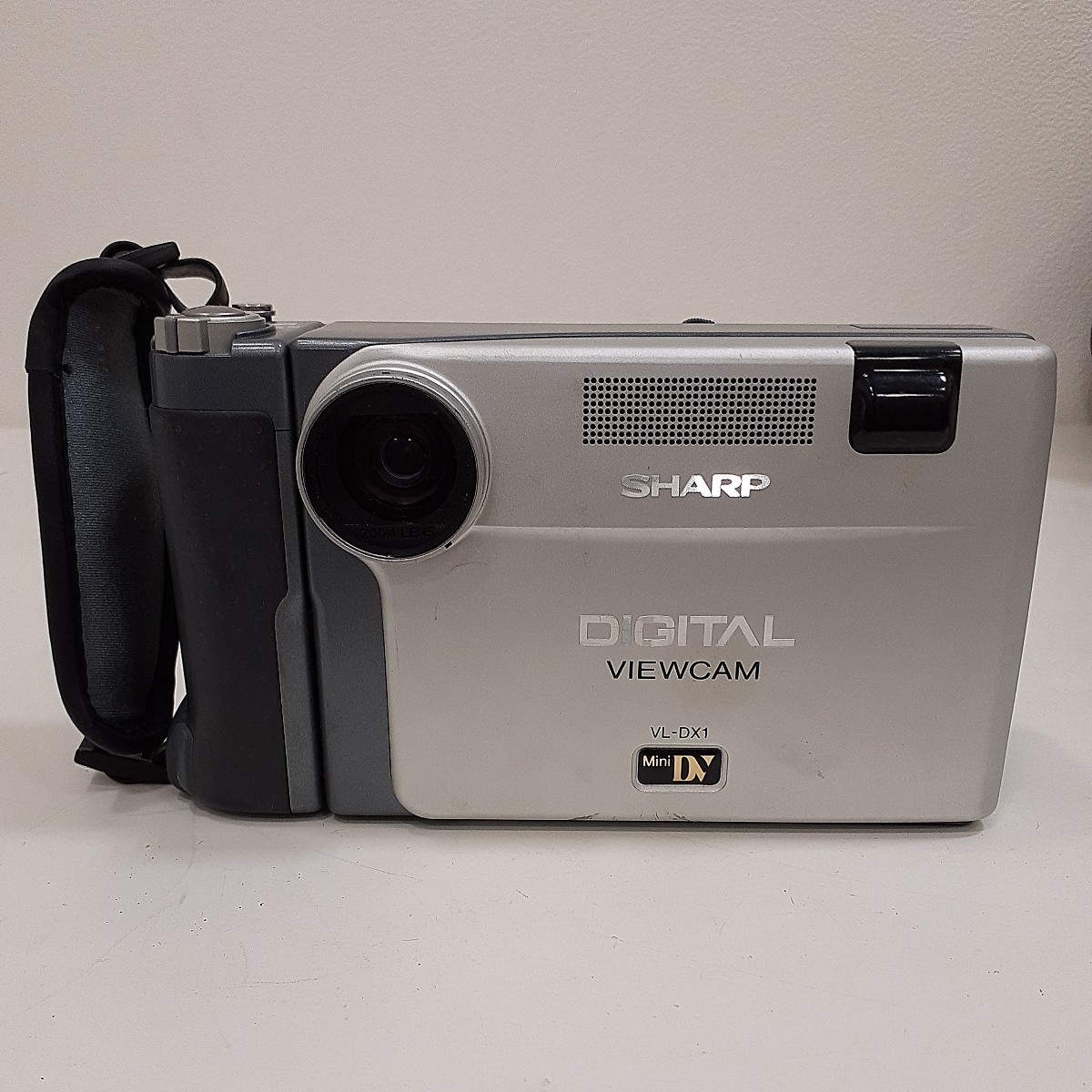 SHARP シャープ VL-DX1 デジタルビューカム MiniDV デジタルビデオカメラ 備品・バッグ付き 動作未確認_画像2