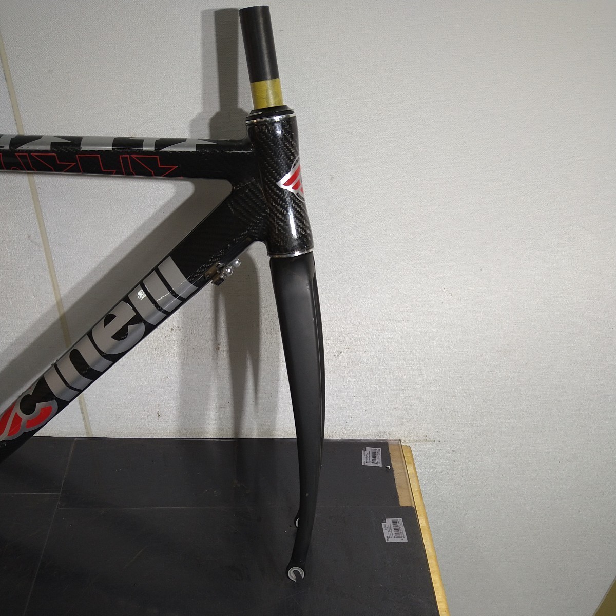 ES026.型番:cinelli. カーボンフレーム. carbon high pressure technology/onebyesu. カーボンフォーク. フレームセット. ジャンク.0228_画像3