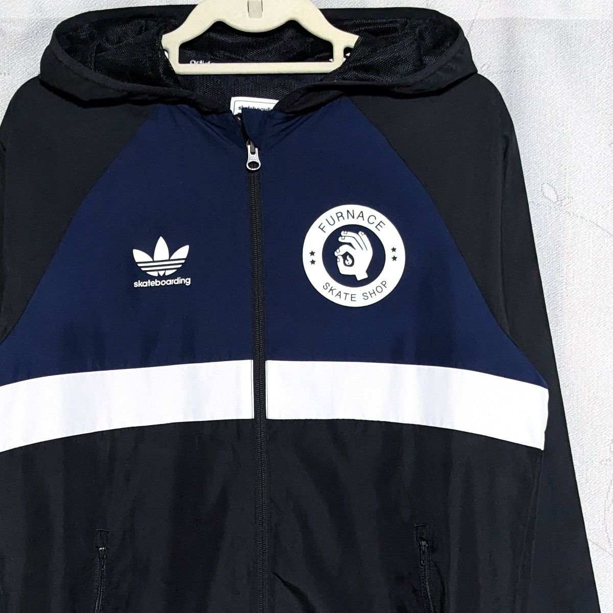 美品 adidas skateboarding ジャケット FURNACE SKATE コラボ 美品 adidas skateboarding ジャケット FURNACE SKATE コラボ