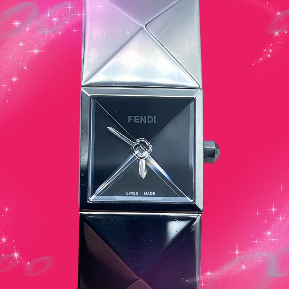 《美品　稼動品》　フェンディ　カットガラス　防水　ピラミッド　レディース腕時計