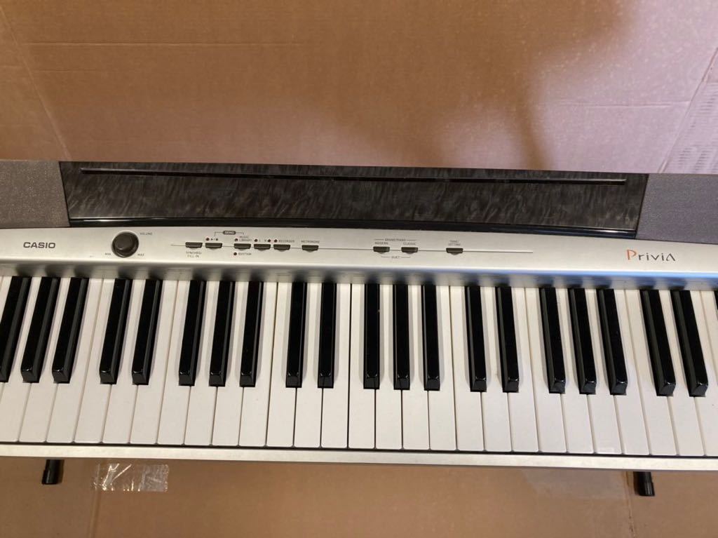 YK9570 浜松引取可 CASIO カシオ Privia 電子ピアノ キーボード PX-120 本体／スタンド アダプター欠品 通電OK 出音確認済 現状品の画像4