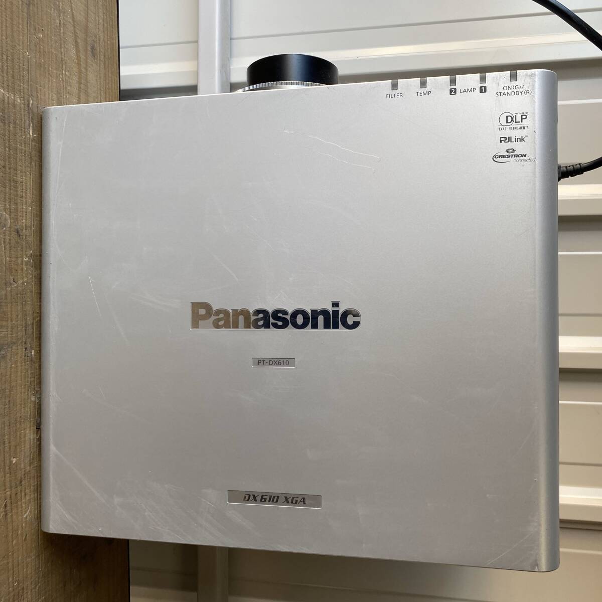 Ra303 Panasonic 液晶プロジェクター PT-DX610S レンズ:ET-DLE150 リモコン・金具付 中古品_画像8