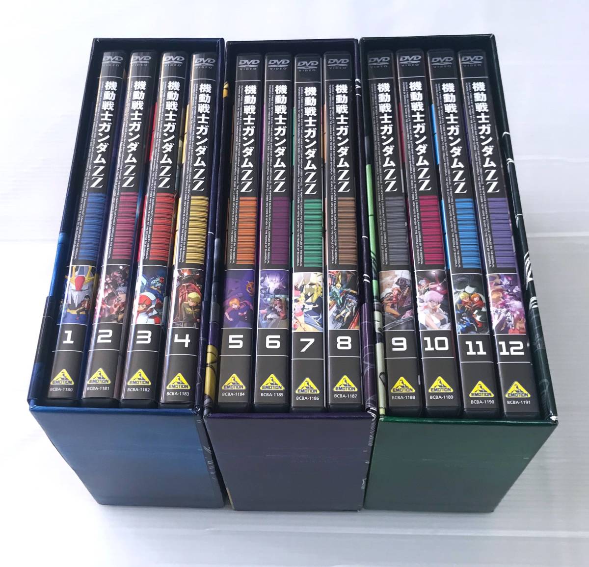 ◎美品◎ メモリアルボックス版 機動戦士ガンダムZZ DVD BOX 全12巻 BOX Ⅰ＆ Ⅱ ＆ Ⅲ ３BOXセット 初回限定版 GUNDAM ZZ_画像2