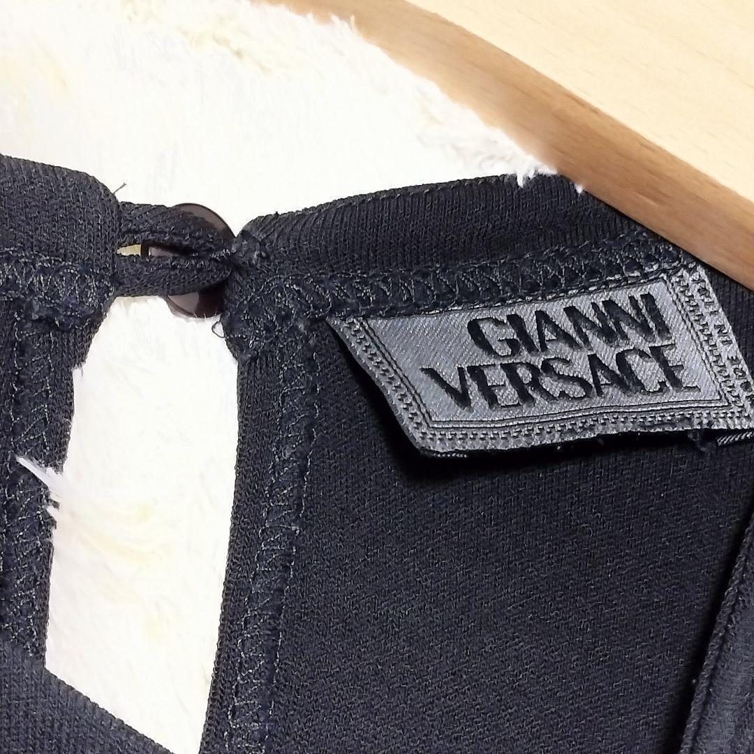 versace ヴェルサーチ レディース 半袖 tシャツ S M 黒 シルバー ラメライン ロゴ シンプル 春 メンズ デニム スカート シャツ と合わせて_画像3