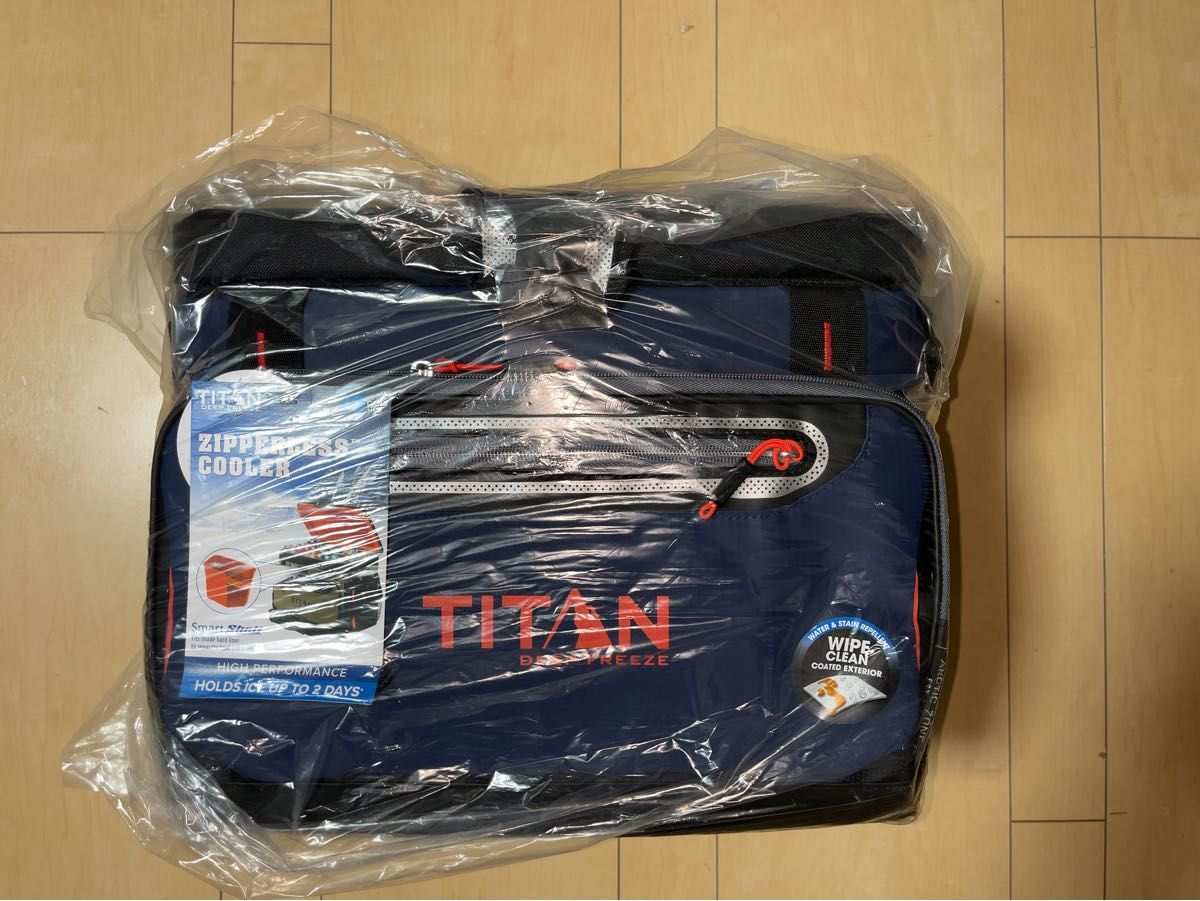 【新品・未使用】Titan（タイタン）クーラーボックス　クーラーバッグ 保冷バッグ16L /30缶アウトドア キャンプ