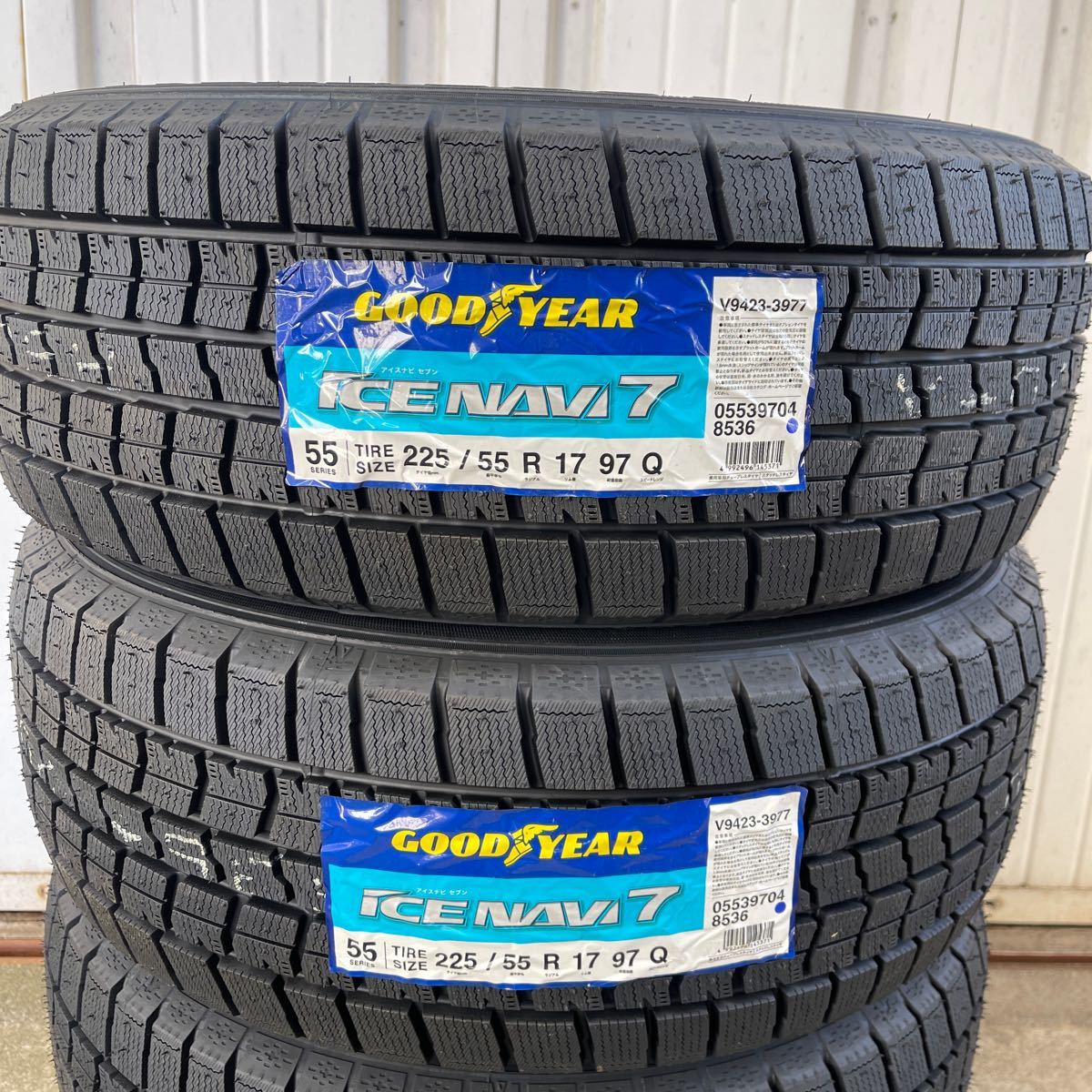 グッドイヤー アイスナビ7 4本セット【225/55R17 97Q】GOOD YEAR ICE NAVI 7新品スタッドレス MAZDA6セダン アルファード 225/55-17_画像2