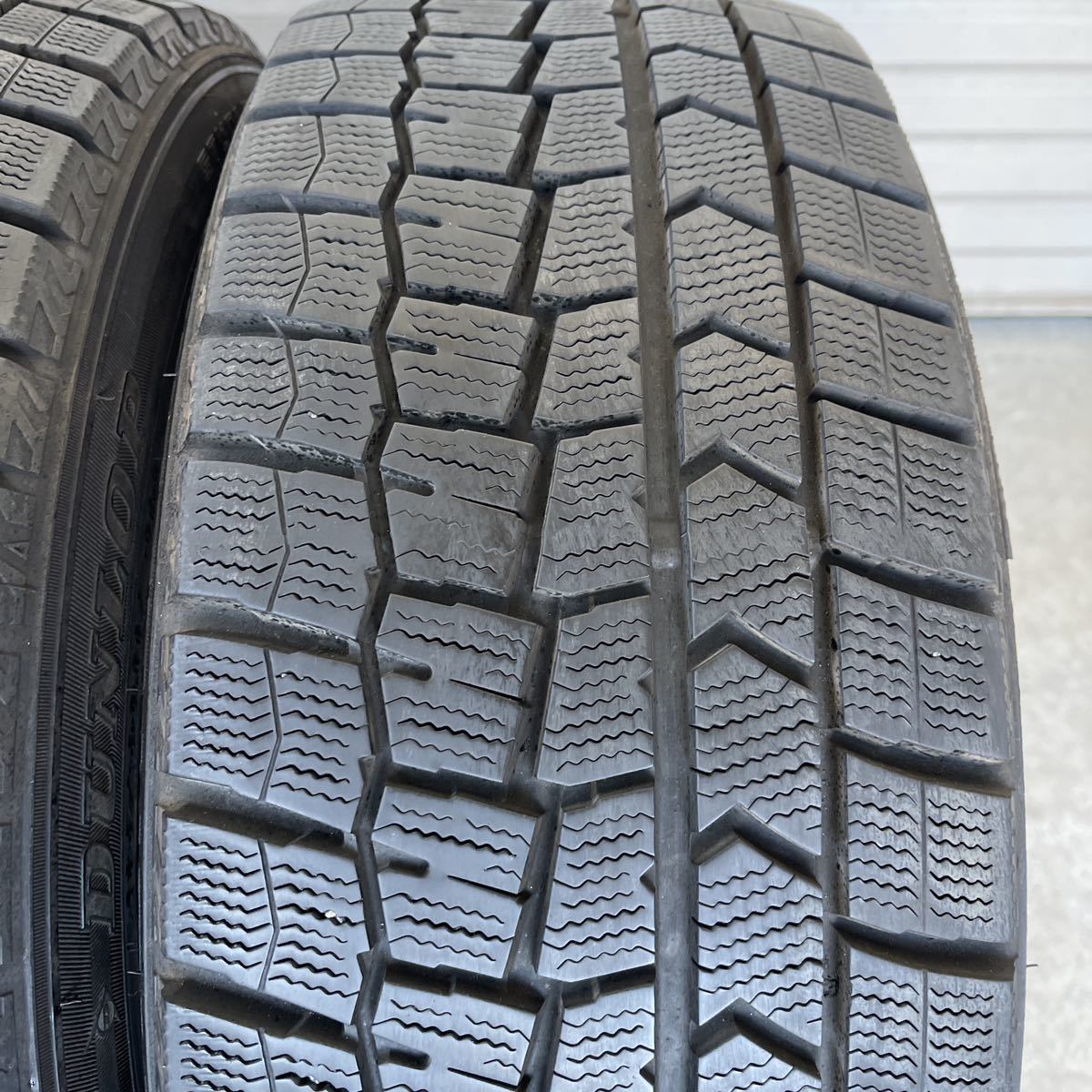 溝ありスタッドレスセット　215/50R17 ダンロップWM02 プリウスaアクセラビアンテウィッシュノアヴォクシー　 4本セット　2020年製造_画像2