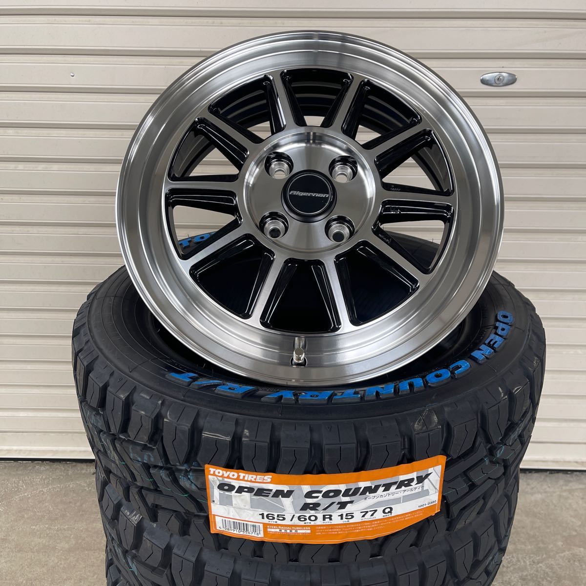 RX4◆ TOYOオープンカントリーR/T 165/60R15◆ゴツゴツ ハスラー 軽トラ　上げトラ165/60-15 マッドタイヤ リフトアップ　ホワイトレター_画像2