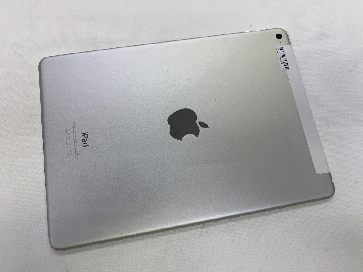 ★送料無料★ジャンク★docomo★A1567iPad Air 2 Wi-Fi + Cellular 16GB★シルバー★0326001459★SYS★02/22_画像2