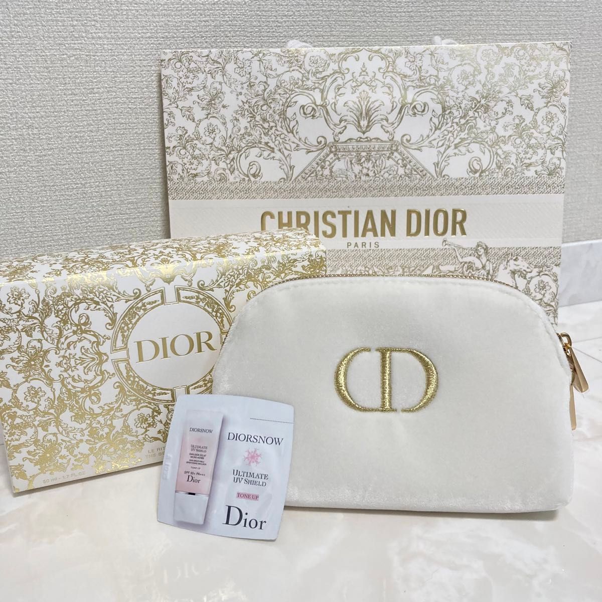 ディオール Dior ポーチ ノベルティ ホワイト|Yahoo!フリマ(旧 ディオール Dior ポーチ ノベルティ ホワイト|Yahoo!フリマ(旧