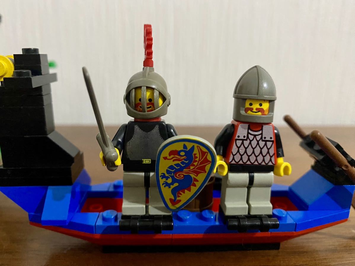 レゴ お城シリーズ 6048 ミラクルマジックハウス 1547 ブラックナイトのボート LEGO Majisto's Magical Workshop Black Knights Boat 90年_画像3