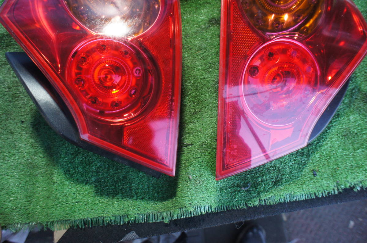 E465　Ｐｖ36 スカイライン リア テールランプ 左右 セット ICHIKOH D040 レンズ ライト リヤ V36 タイプS セダン ＫV36 V36_画像2