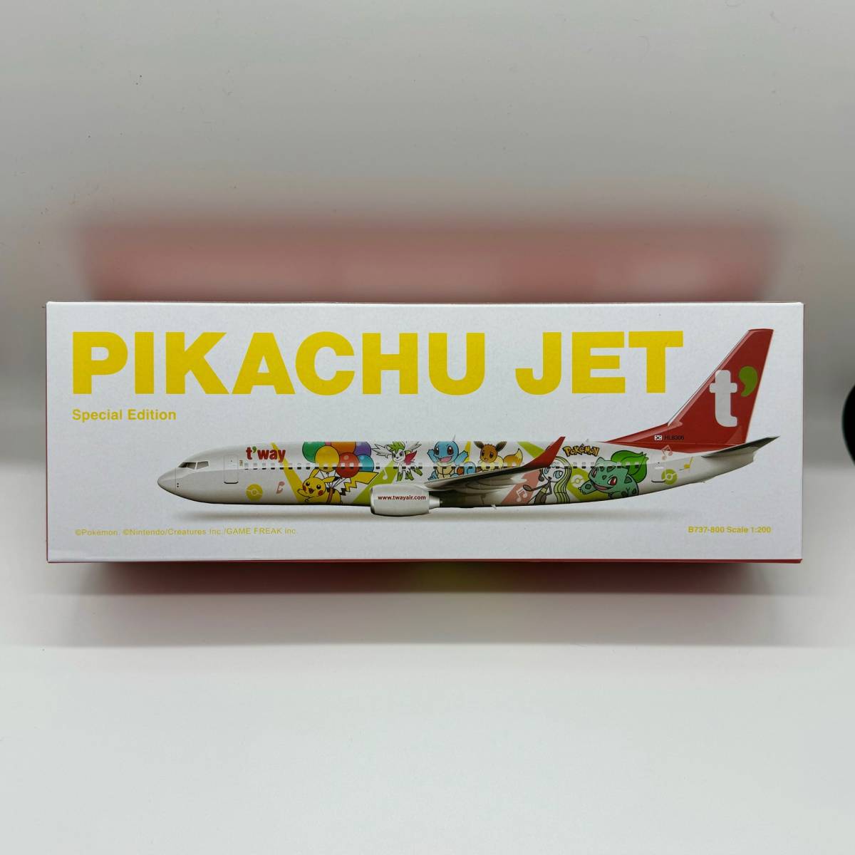  T'way航空 ピカチュウジェット(737-800) 1/200 モデルプレーン_画像1