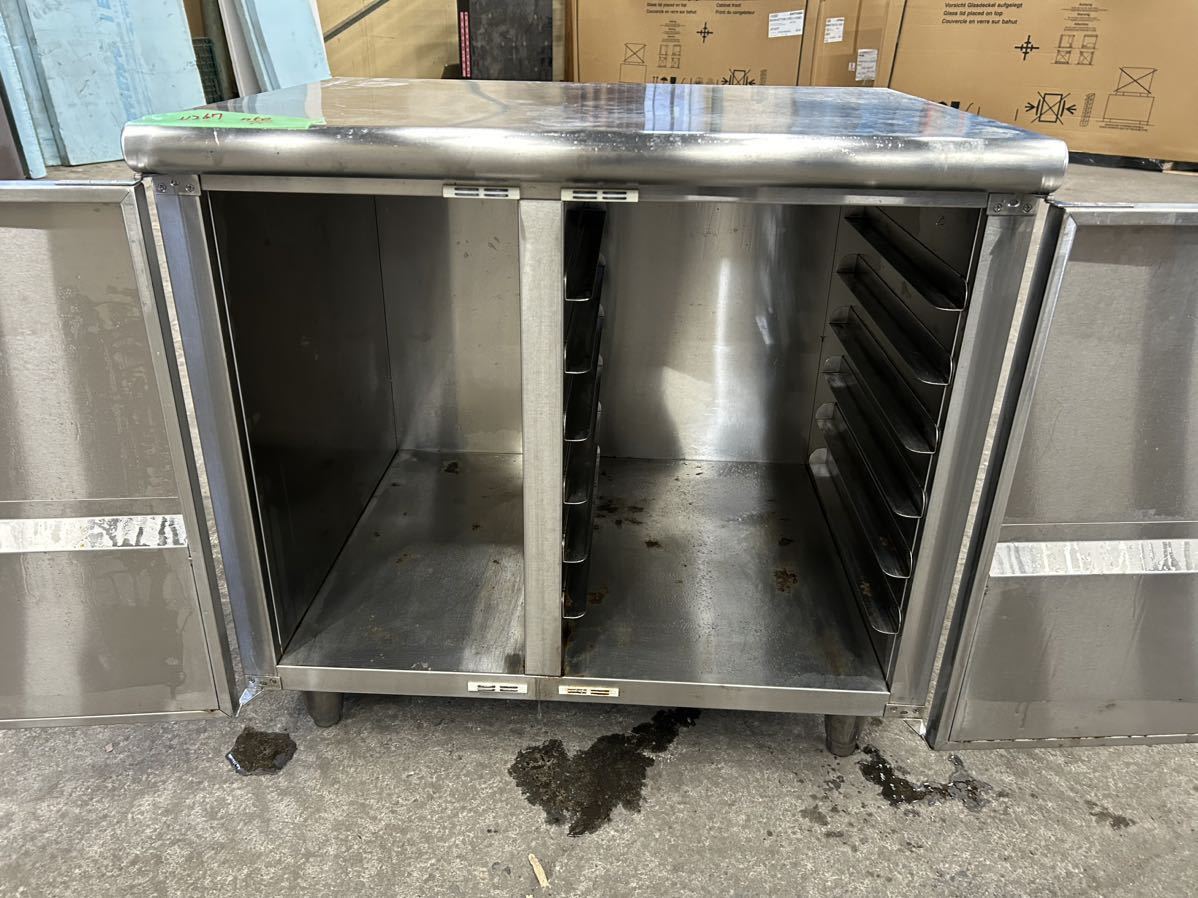 N-267 作業台 保管庫 ホテルパン差し オーブン台 幅750×奥行580 N-267 作業台 保管庫 ホテルパン差し オーブン台 幅750×奥行580
