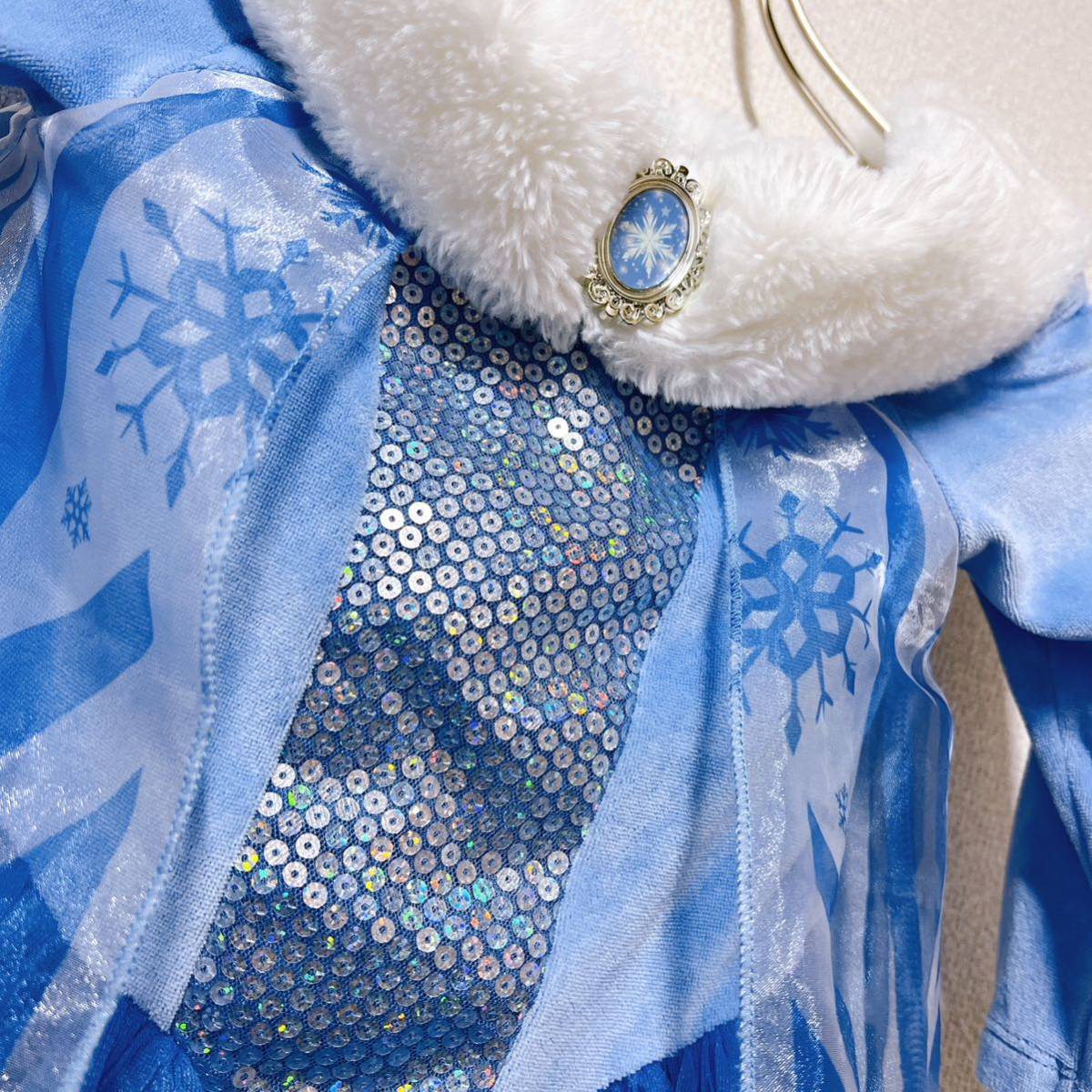 【美品】ディズニー(Disney) × H＆M (エイチアンドエム) エルサ コスプレ キッズドレス ワンピース アナと雪の女王 105サイズ _画像5