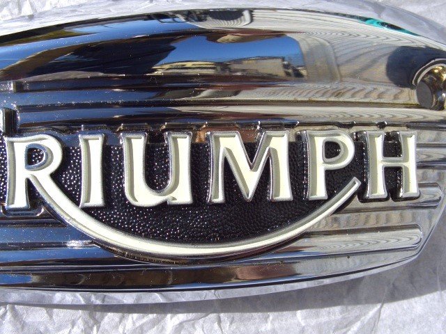 * Triumph оригинальный бак эмблема комплект (T3900341 правая сторона metal хром Bonneville Thruxton Scrambler бак значок 