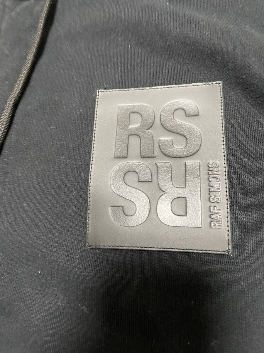 RAF SIMONS ラフシモンズ　2023SS ラストシーズン　Zipped hoodie with RS hand signs on sleeves 黒色_画像4