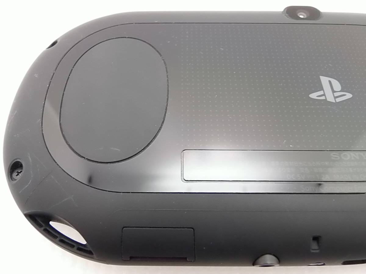 PS Vita　ブラック　PCH-2000　液晶画面は、完全に無傷　本体前面部分は、綺麗な美品　AKBBOX　本体ケースは、新品、未使用　全11点セット_画像8