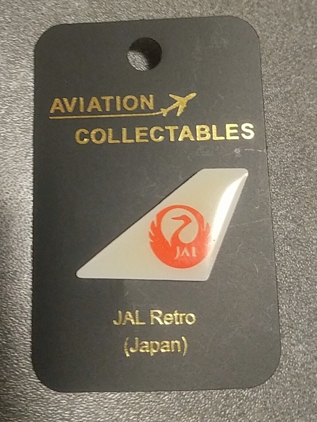 新品 JAL 日本航空 尾翼ピンバッジ_画像1