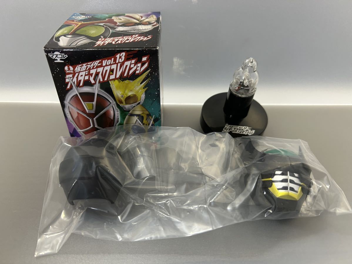 未開封品 外箱付き 仮面ライダー ライダーマスクコレクション Vol.13 仮面ライダーバース(発光Ver.)発光台座 仮面ライダーオーズ送料無料_画像1