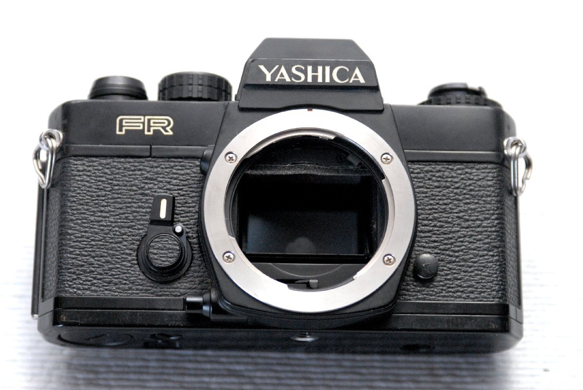 YASHICA ヤシカ製 コンタックスTマウント専用 昔の高級一眼レフカメラ FRボディ 超希少・作動しますが （腐食無し）_画像2