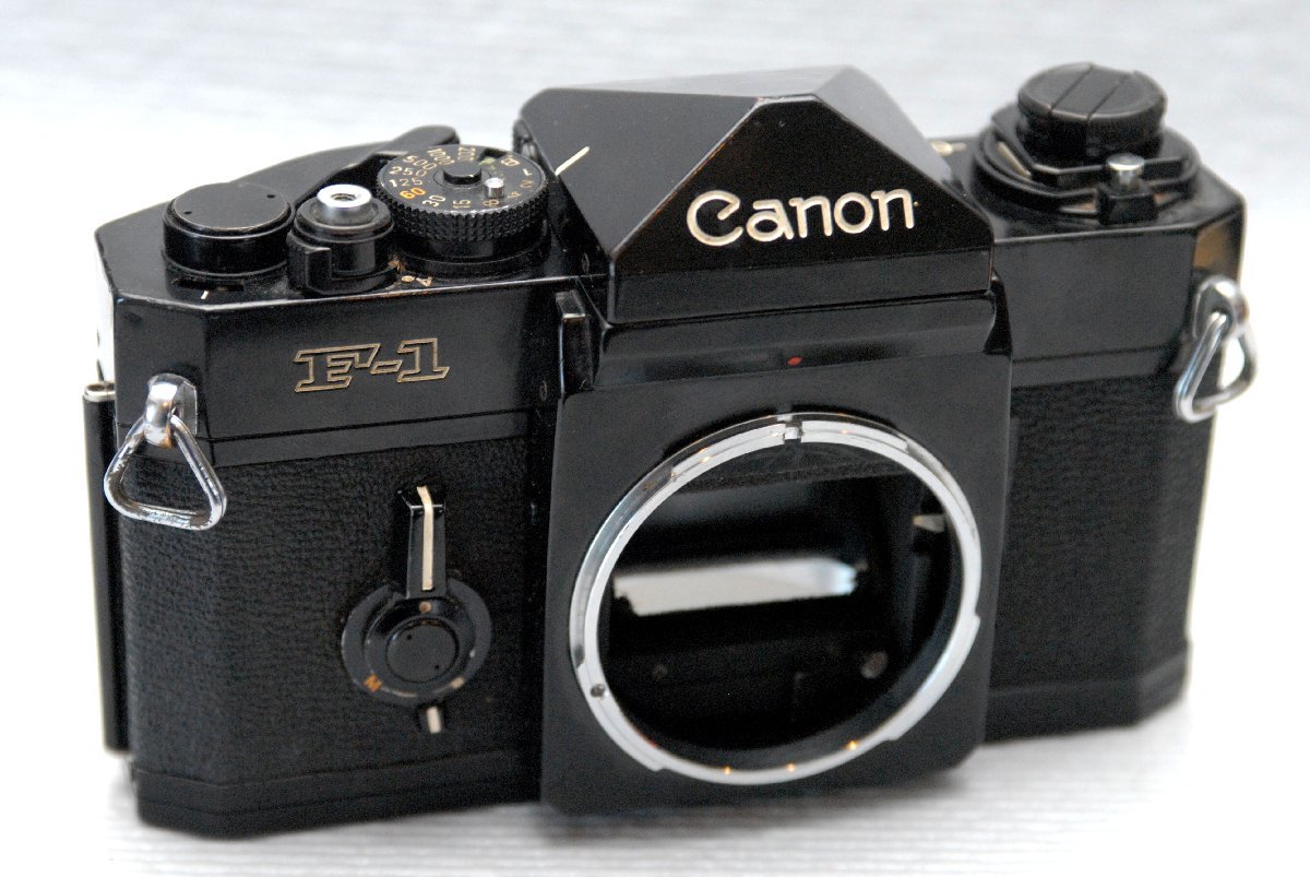 Canon キャノン 最高峰 昔の高級一眼レフカメラ F-1 ボディ (前期型) 希少な作動品ですが訳（腐食なし）