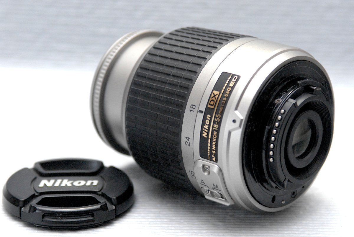 Nikon ニコン 純正AF-s DX NIKKOR ED 18-55mm オートフォーカス高級ズームレンズ 完動品_画像2