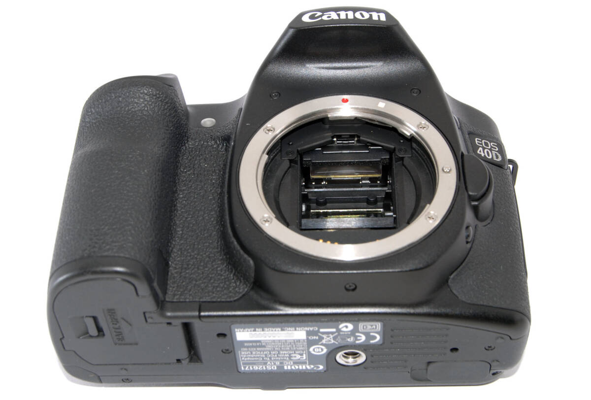 ◆初心者入門＆付属品多数◆ Canon キャノン EOS 40D 純正＆超望遠Ｗズームレンズセット_外観は中古品にしては使用感は少なく綺麗★