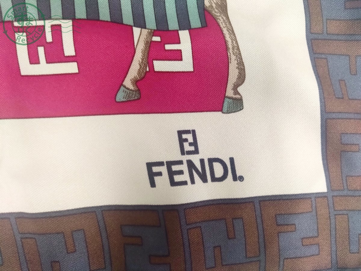 2402681973　☆ FENDI フェンディ スカーフ ストール ズッカ柄 馬 レッド ブラウン シルク バンダナ ブランド ヴィンテージ 中古品_画像3