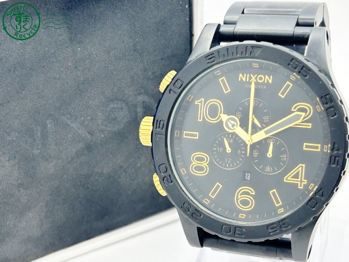 2402415223 ◇ NIXON ニクソン THE 51-30 クロノグラフ 黒文字盤 ブラック ゴールド デイト 箱付き メンズ QUARTZ QZ 腕時計 中古の画像1