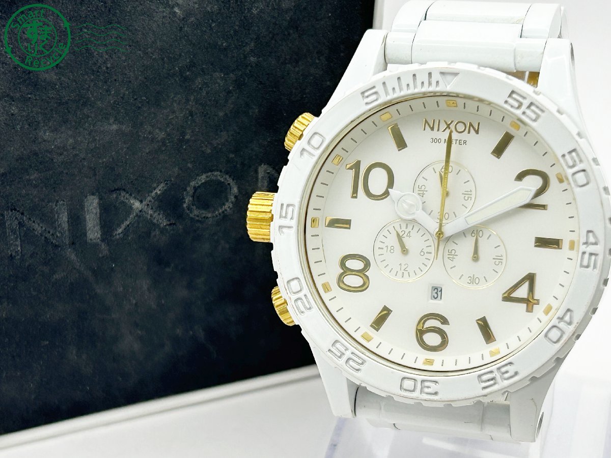 2402415226 ◇ NIXON ニクソン THE 51-30 クロノグラフ 白文字盤 ホワイト ゴールド デイト 箱付き メンズ QUARTZ QZ 腕時計 中古の画像1