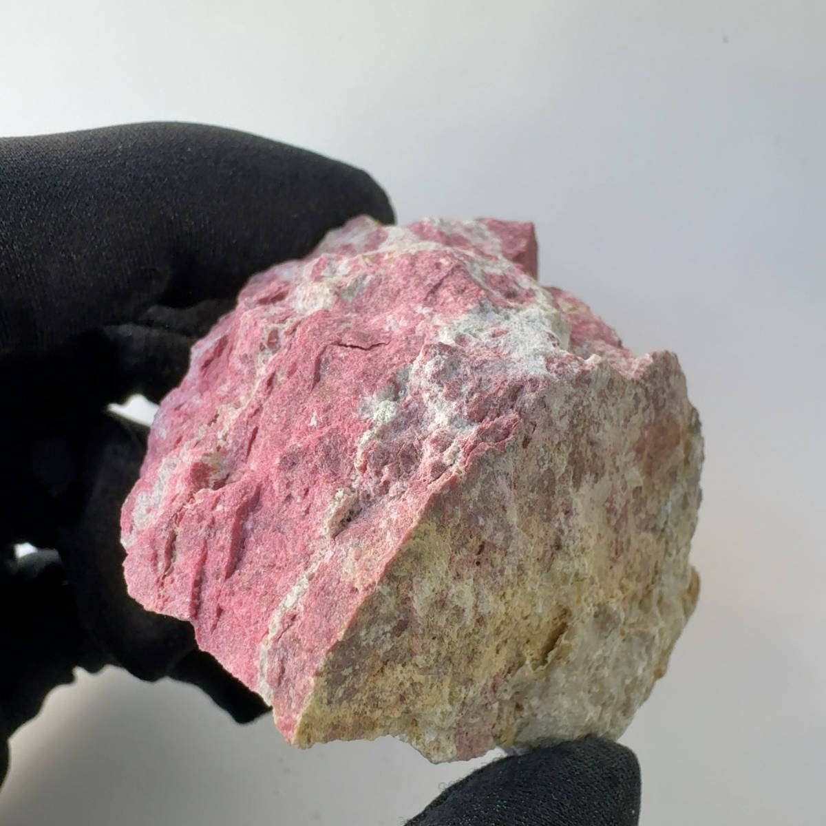 【E23775】 180ｇ チューライト 桃簾石 ノルウェー産 天然石 鉱物 原石 パワーストーン