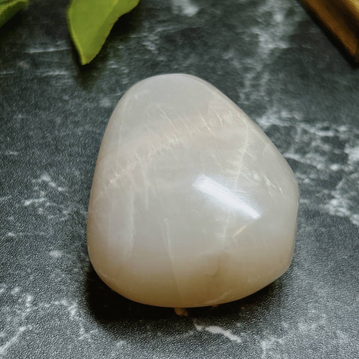 【E8465】ホワイトムーンストーン＊タンブル＊6月の誕生石＊White moonstone＊pebble_画像2