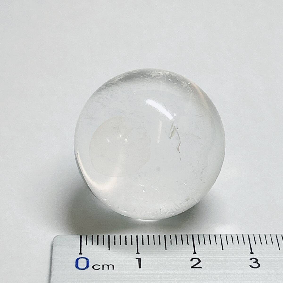 【E8644】天然水晶球＊約28㎜＊水晶玉＊スフィア＊インクルージョン入り＊球＊水晶＊Quartz＊sphere＊天然石＊パワース