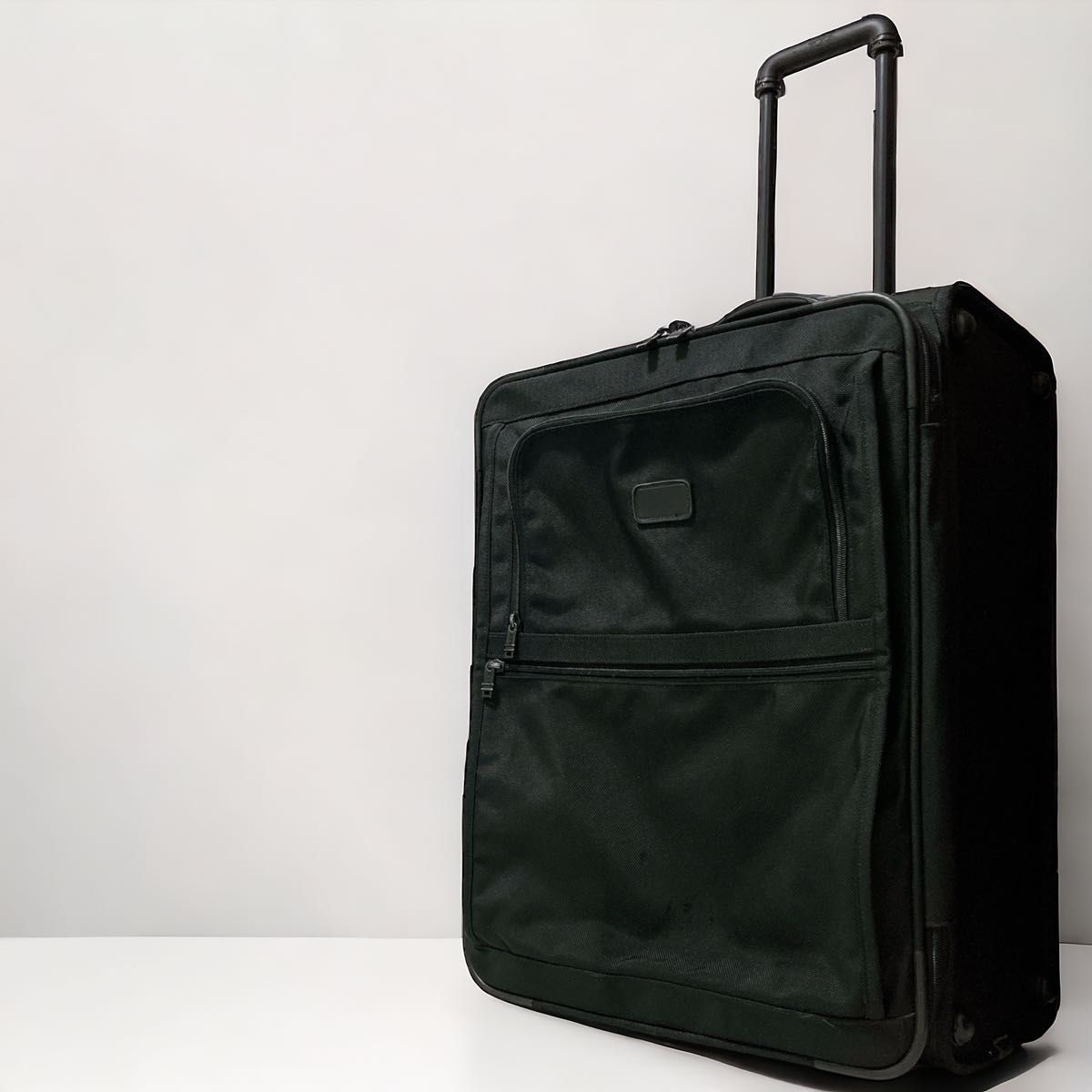 TUMI トゥミ スーツケース キャリーバッグ ガーメント 大きい 容量 2輪　2244D3 バリスティックナイロン 黒　 旅行鞄