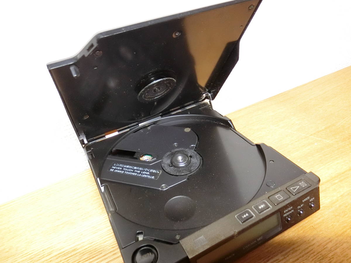 ジャンク SONY ソニー Discman D-Z555 ポータブルCDプレーヤー本体 ディスクマン/Walkman_画像3