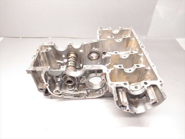 EGR6-0221-18 カワサキ ゼファー400 エンジン番号 ZX400AE098490 エンジンパーツ クランクケース ロア 下側の画像5