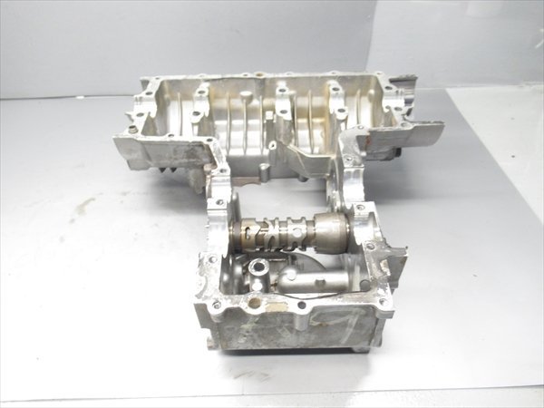 EGR6-0221-18 カワサキ ゼファー400 エンジン番号 ZX400AE098490 エンジンパーツ クランクケース ロア 下側_画像2