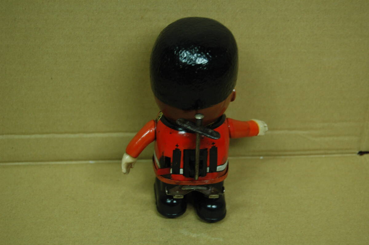 兵隊ノコノコ人形 高さ１３センチ横１０センチ 電池駆動テスト済 アンティ－ク ビンティジ  の画像4